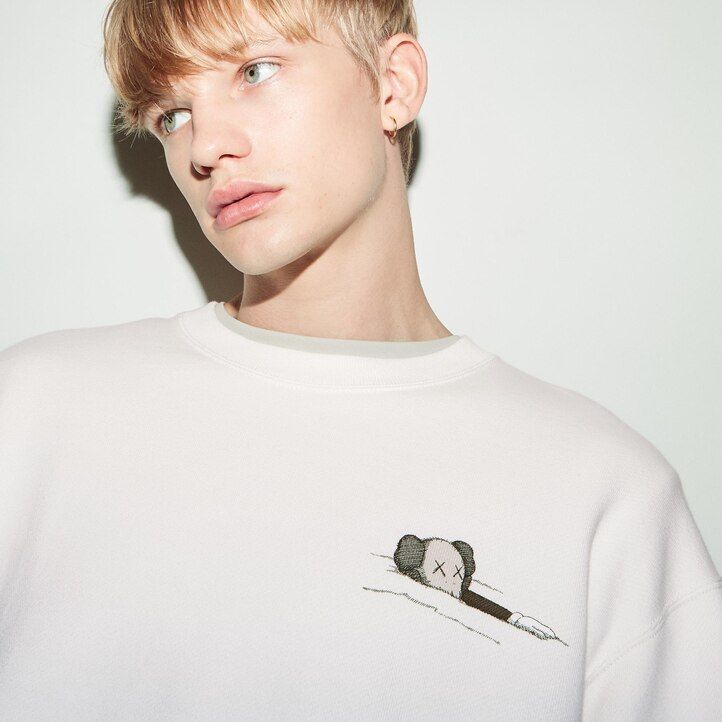 pánská mikina s kapucí uniqlo kaws ut graphic bílá