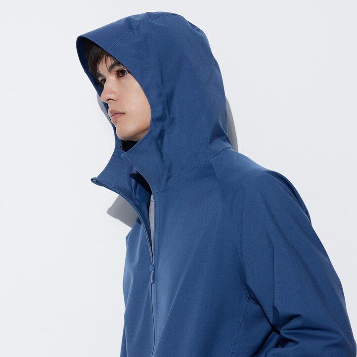 Černé pánské bundy uniqlo blocktech 3d cut s dopravou zdarma