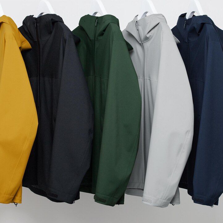 pánské bundy uniqlo blocktech 3d cut v olivové barvě