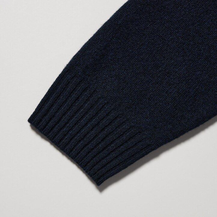 pánské bílé svetry uniqlo premium lambswool s kulatým výstřihem