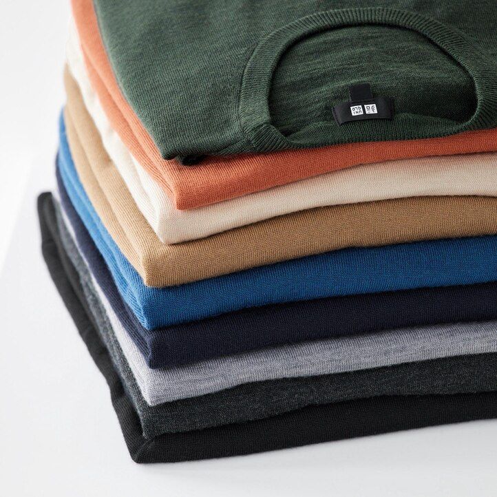 pánské svetry uniqlo extra fine merino s kulatým výstřihem v šedé barvě