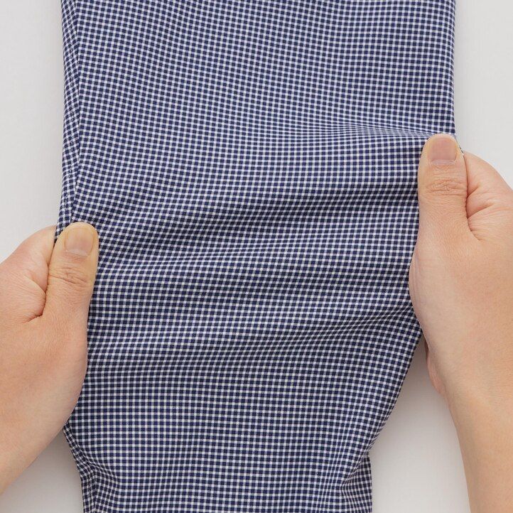 pánské košile uniqlo easyre stretch slim fit s polovykrojeným límcem tmavě modré