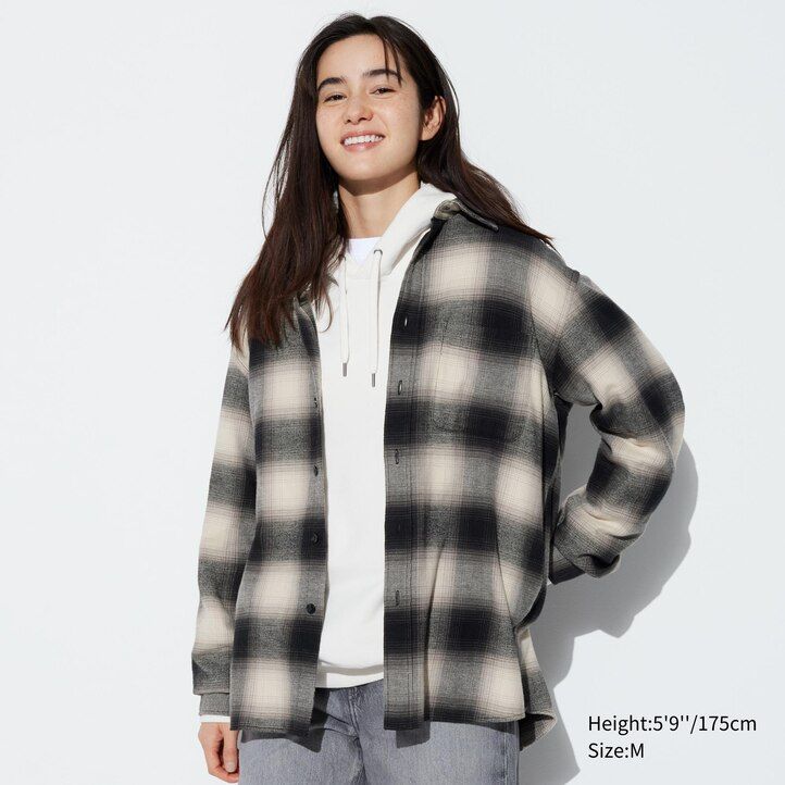 Černé pánské flanelové kostkované tričko uniqlo regular fit s běžným límcem