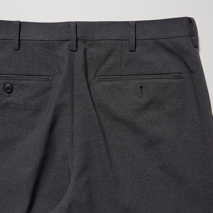 tmavě šedé pánské ultralehké obleky uniqlo airsense s imitací vlny