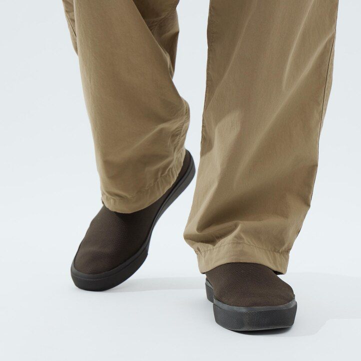 pánské kalhoty uniqlo wide fit parachutergo olivové barvy