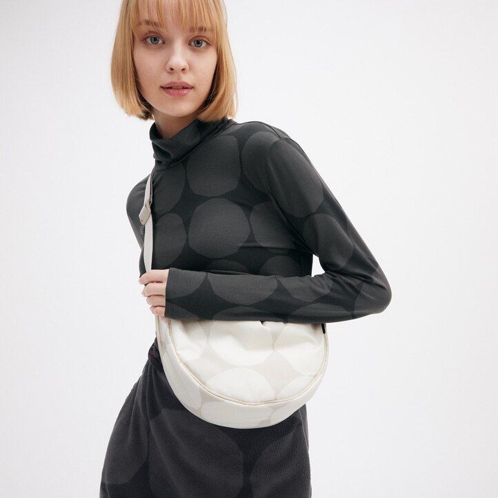 dámské kabelky uniqlo round mini ramenní béžové