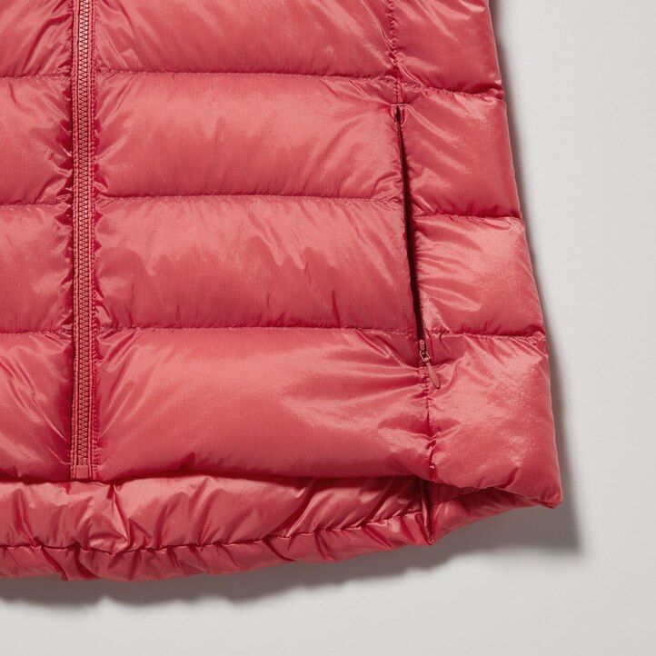 Černé dámské ultralehké péřové bundy uniqlo
