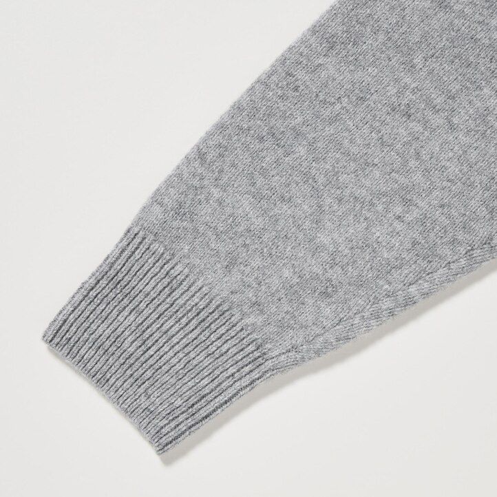 dámské světle šedé svetry uniqlo premium lambswool argyle s kulatým výstřihem